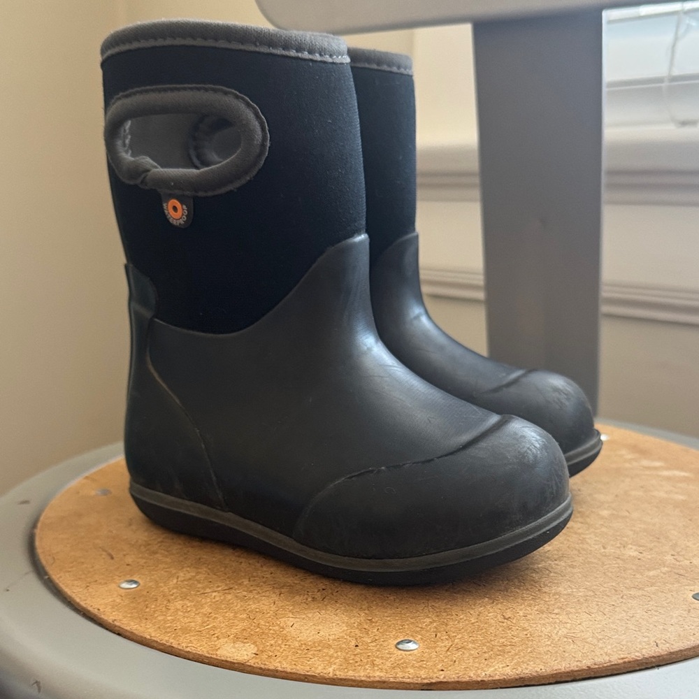 Cozy Black Kids Rain Boots